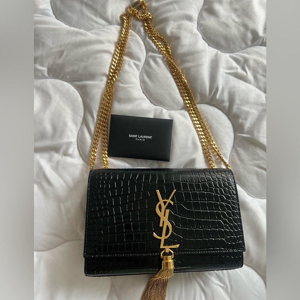 Kate small chain bag with tassel in crocodile-embossed shiny leather